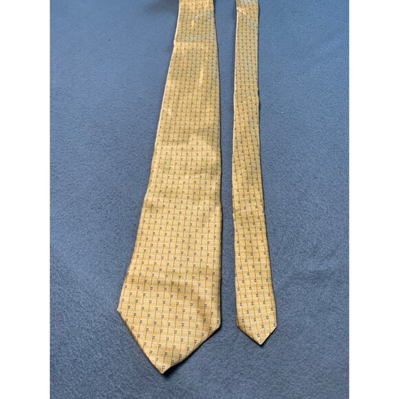 Stafford Mens Yellow Tie 100 Percent Imported Silk Geometric Pattern Necktie - Picture 3 of 5